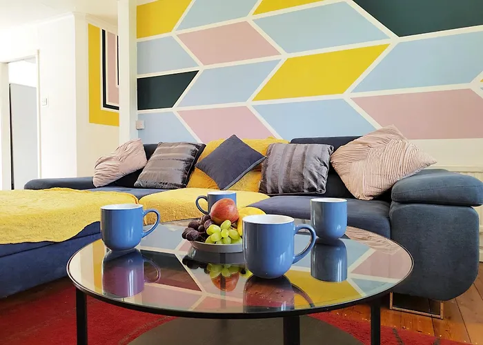 Epicsa - Corporate & Family Stay In 3 Bedroom House With Garden, Free Parking
