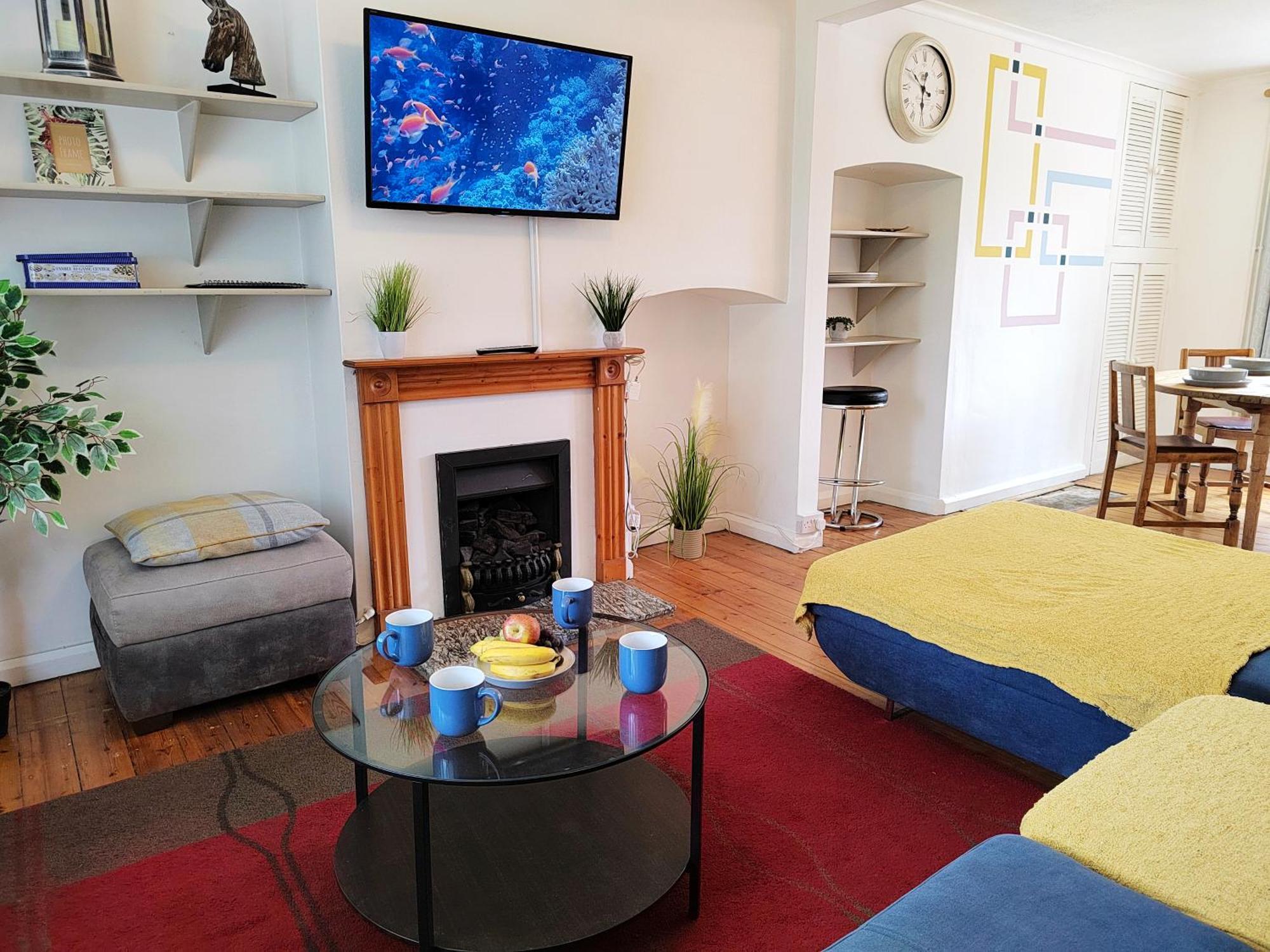 Epicsa - Corporate & Family In 3 Bedroom House With Garden, Free Parking *