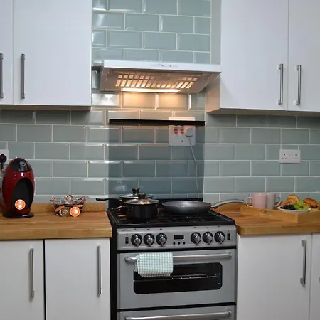 Epicsa - Corporate & Family Stay In 3 Bedroom House With Garden, Free Parking Cambridge  Extérieur photo