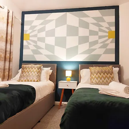 Epicsa - Corporate & Family Stay In 3 Bedroom House With Garden, Free Parking Cambridge  Extérieur photo