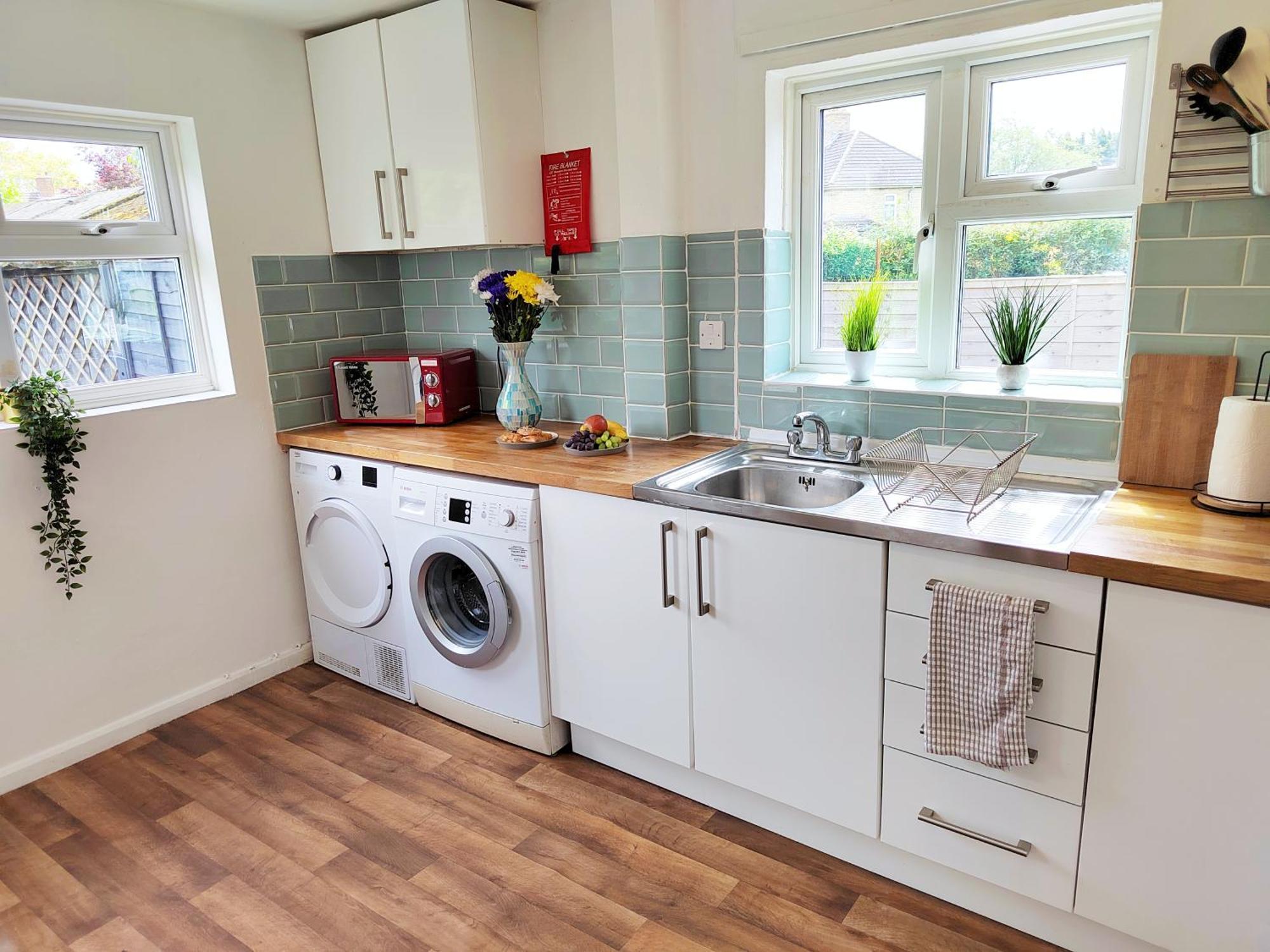 Epicsa - Corporate & Family In 3 Bedroom House With Garden, Free Parking CBG